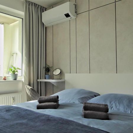 Top Urban Apartment - Free Parking, Green Energy, Modern Style Bratislava Ngoại thất bức ảnh